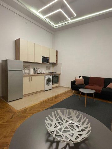 Eladó téglalakás, Budapesten, VII. kerületben, Kertész utcában