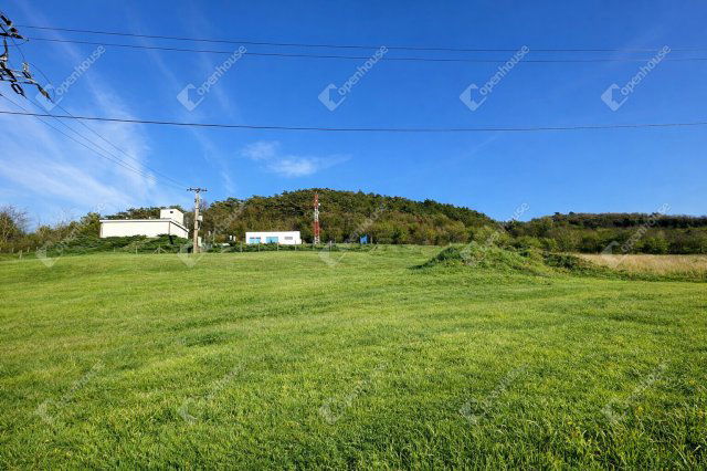 Eladó telek, Szomoron 35.9 M Ft / költözzbe.hu