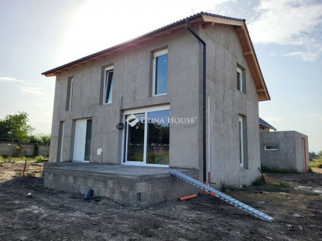 Eladó családi ház, Sződön 99.9 M Ft, 5 szobás