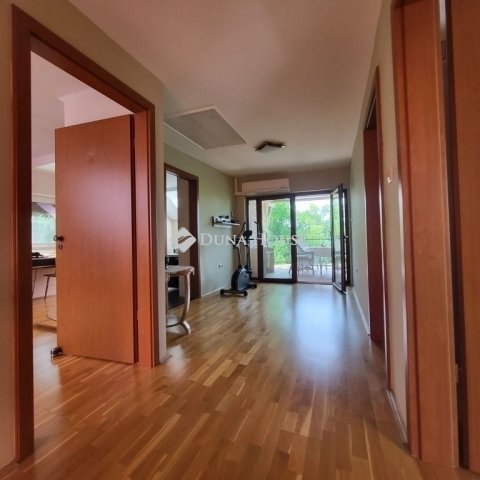 Eladó családi ház, Szegeden 210 M Ft, 6 szobás