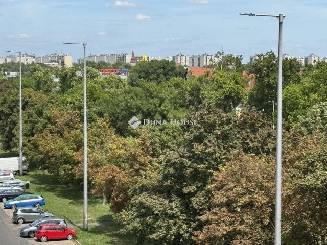 Eladó panellakás, Debrecenben 53.5 M Ft, 2 szobás