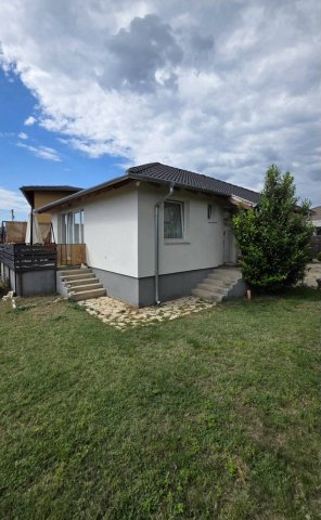 Eladó családi ház, Szigetszentmiklóson 95.9 M Ft, 4 szobás