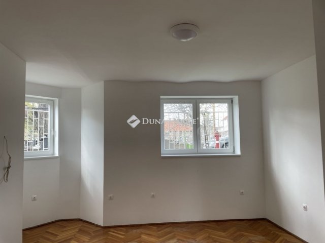 Eladó téglalakás, Budapesten, XVIII. kerületben 32 M Ft