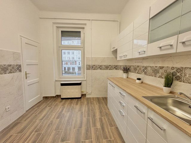 Eladó téglalakás, Budapesten, IX. kerületben 67.4 M Ft