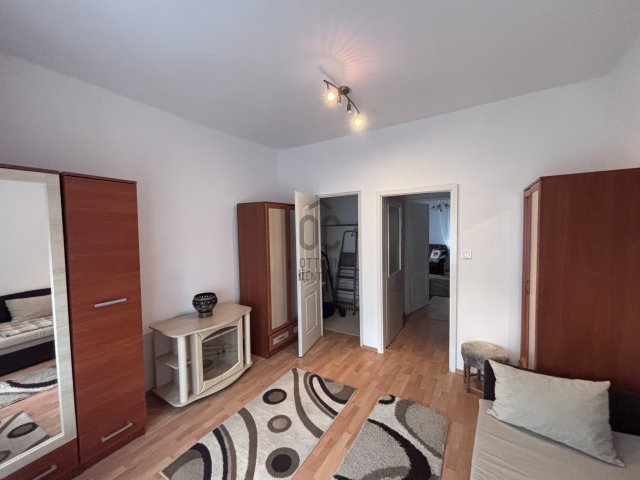 Kiadó téglalakás, albérlet, Veszprémben 180 E Ft / hó