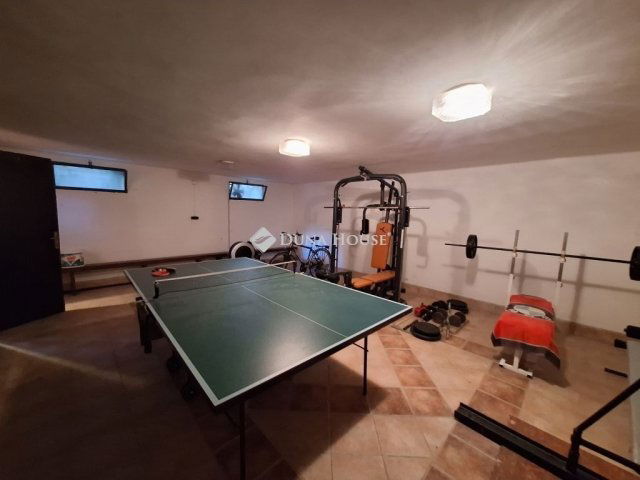 Eladó családi ház, Majosházán 205 M Ft, 4 szobás