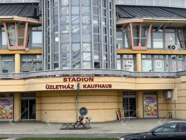 Eladó üzlethelyiség, Sopronban 19.9 M Ft, 1 szobás