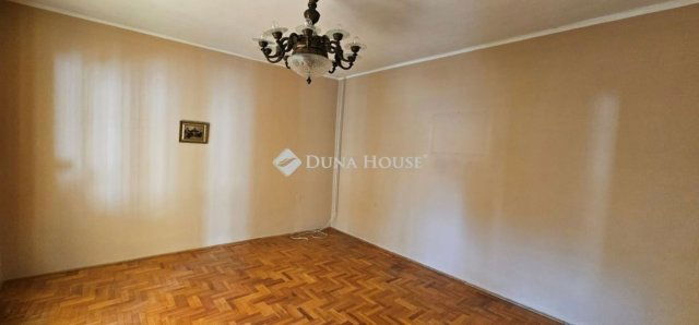 Eladó családi ház, Tápiószecsőn 74.9 M Ft, 5 szobás