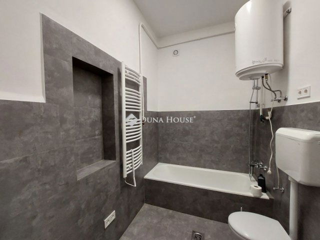 Eladó téglalakás, Baján 32.99 M Ft, 2 szobás