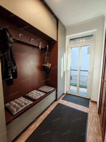 Eladó téglalakás, Nyíregyházán 119.999 M Ft, 3 szobás