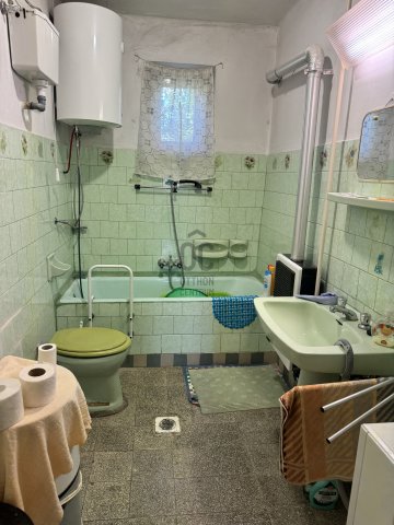 Eladó családi ház, Szolnokon 27.9 M Ft, 4 szobás