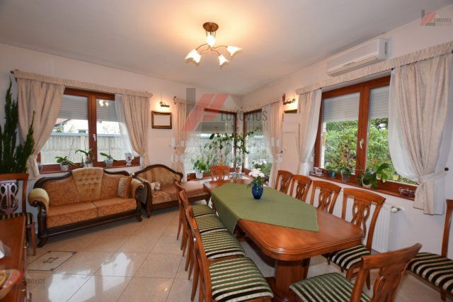 Eladó családi ház, Debrecenben 335 M Ft, 5+2 szobás