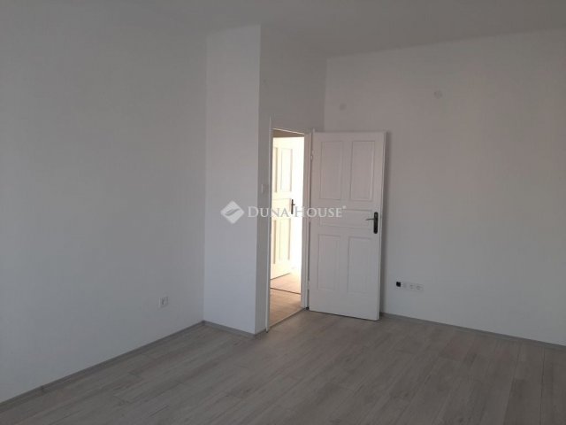 Kiadó téglalakás, albérlet, Kecskeméten 190 E Ft / hó