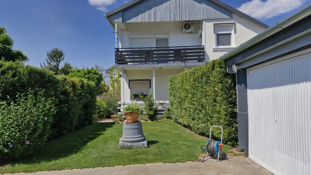 Eladó családi ház, Vecsésen 175 M Ft, 5 szobás