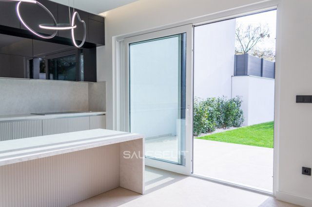 Eladó családi ház, Debrecenben 250 M Ft, 3 szobás