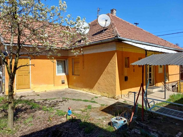 Eladó családi ház, Pilisvörösváron 85 M Ft, 3 szobás