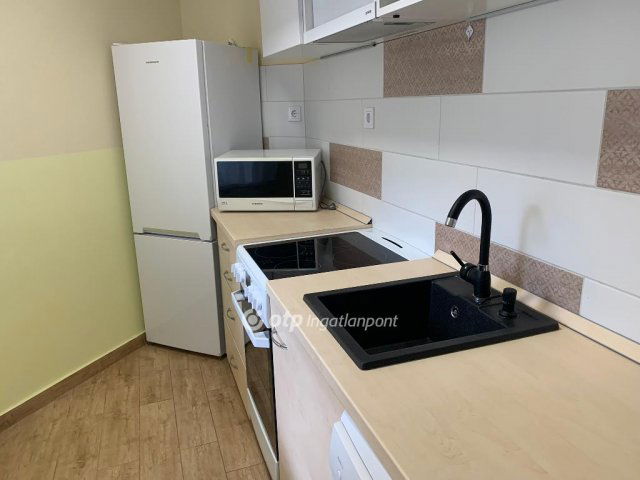 Kiadó téglalakás, albérlet, Nyíregyházán 140 E Ft / hó