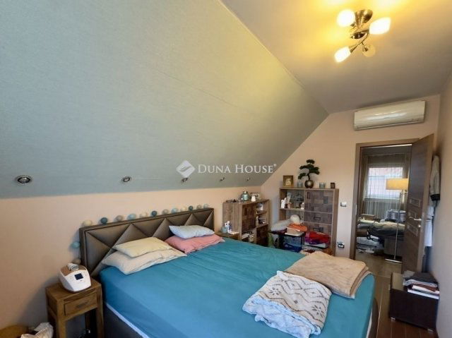 Eladó családi ház, Budaörsön 160 M Ft, 5+1 szobás