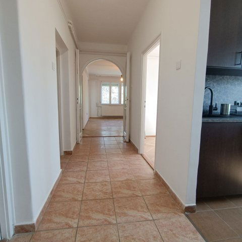Kiadó téglalakás, albérlet, Debrecenben 260 E Ft / hó, 3 szobás