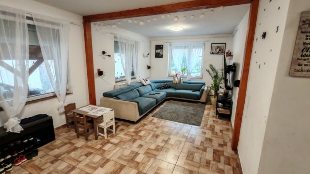 Eladó családi ház, Hobolon 38 M Ft, 3 szobás