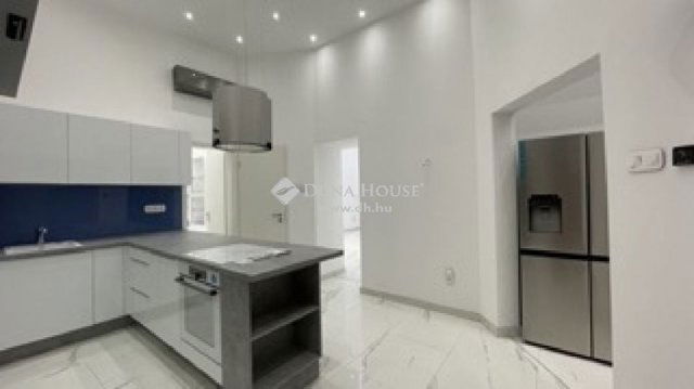 Eladó téglalakás, Budapesten, V. kerületben 169.556 M Ft