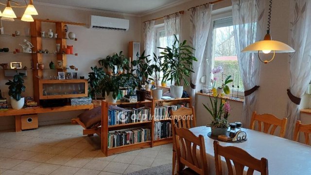 Eladó családi ház, Csornán 104.9 M Ft, 3+1 szobás