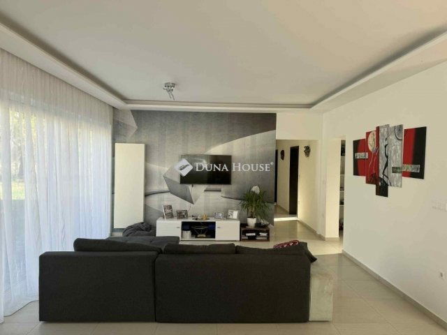 Eladó családi ház, Harkányban 149.9 M Ft, 4 szobás