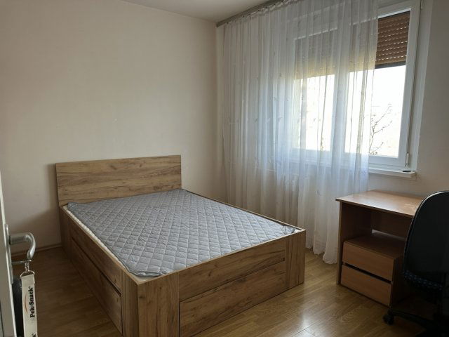 Eladó panellakás, Szegeden 60.9 M Ft, 3 szobás