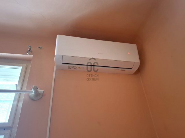 Eladó téglalakás, Budapesten, VIII. kerületben 44.5 M Ft