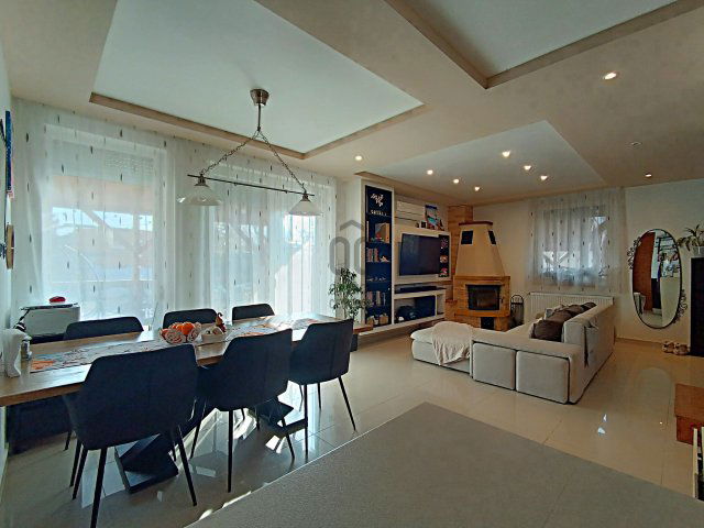 Eladó családi ház, Szigetszentmiklóson 119.9 M Ft, 6 szobás