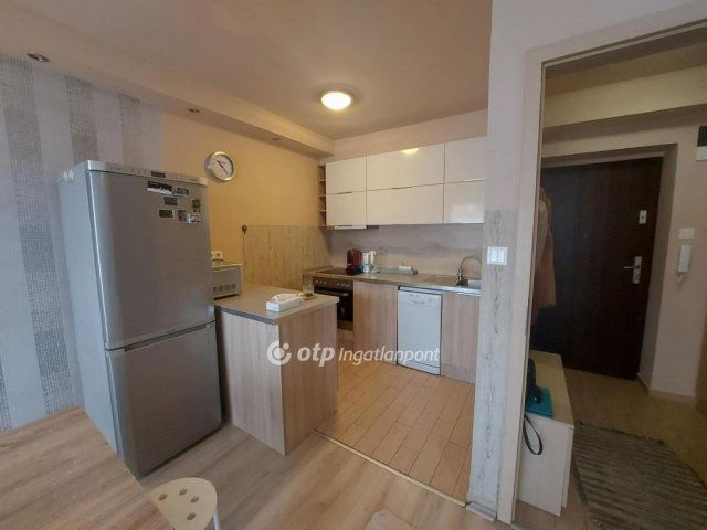 Eladó téglalakás, Pécsett 81.5 M Ft, 3 szobás