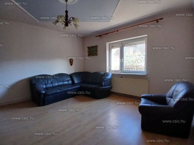 Eladó családi ház, Piliscséven 59.9 M Ft, 2 szobás