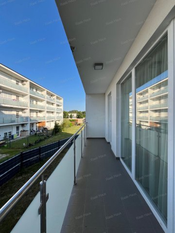Kiadó téglalakás, albérlet, Győrött, Kenus utcában, 3 szobás
