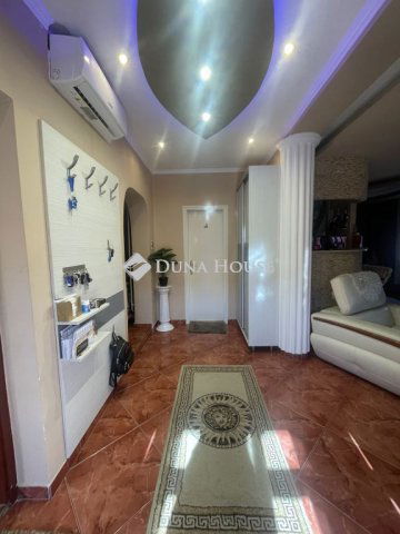 Eladó családi ház, Baján 75 M Ft, 6 szobás