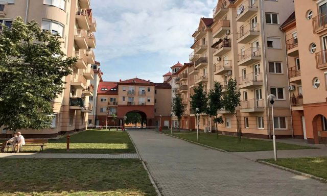 Kiadó téglalakás, albérlet, Debrecenben, Böszörményi úton