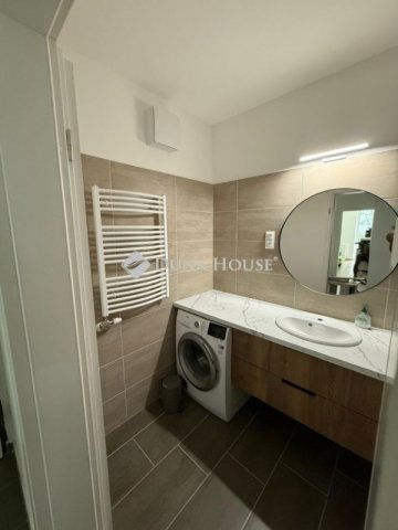 Eladó téglalakás, Budapesten, III. kerületben 137.1 M Ft