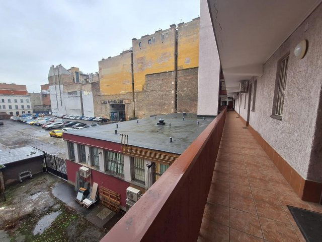 Eladó téglalakás, Budapesten, VII. kerületben, Károly körúton