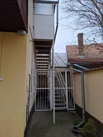 Eladó téglalakás, Üllőn 74.5 M Ft, 3 szobás