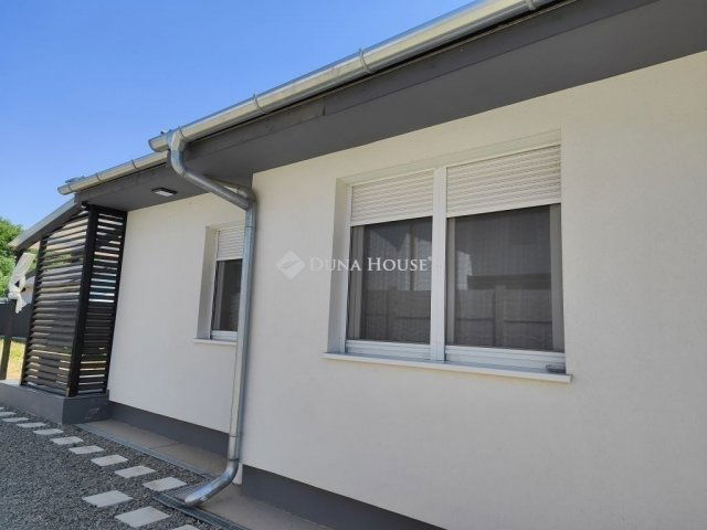 Eladó ikerház, Ócsán 97.9 M Ft, 4 szobás / költözzbe.hu