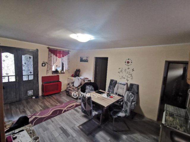 Eladó családi ház, Váralján 15 M Ft, 2 szobás