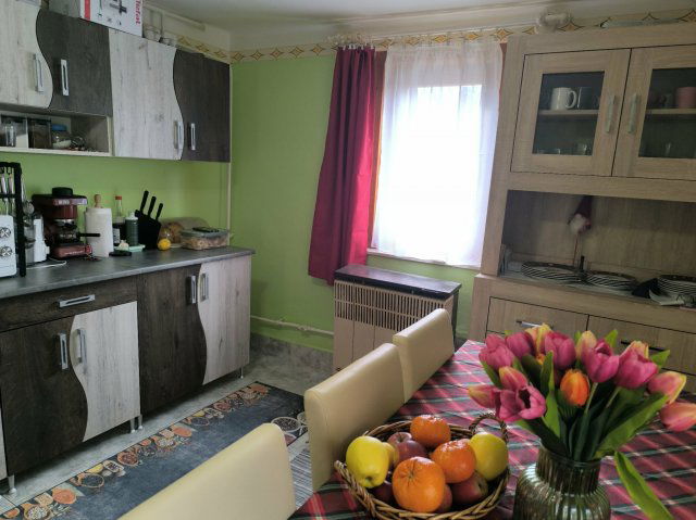 Eladó családi ház, Hevesen 13.5 M Ft, 2 szobás