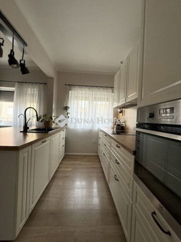 Eladó panellakás, Pécsett 119.99 M Ft, 4 szobás