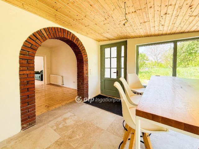 Eladó családi ház, Kapolyon 52.9 M Ft, 3 szobás
