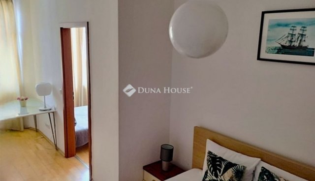 Eladó téglalakás, Budapesten, VI. kerületben 96 M Ft, 2 szobás