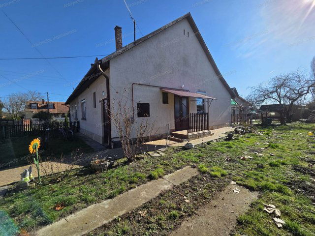 Eladó családi ház, Gyulán 61.99 M Ft, 3 szobás