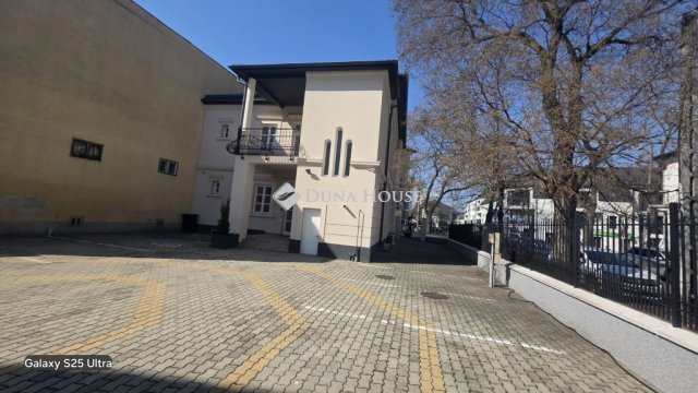 Eladó iroda, Nyíregyházán 449 M Ft, 1 szobás