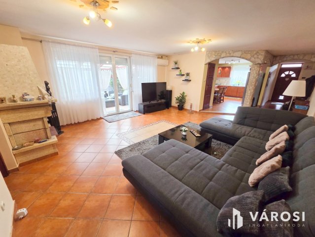 Eladó családi ház, Szigethalmon 169 M Ft, 5 szobás