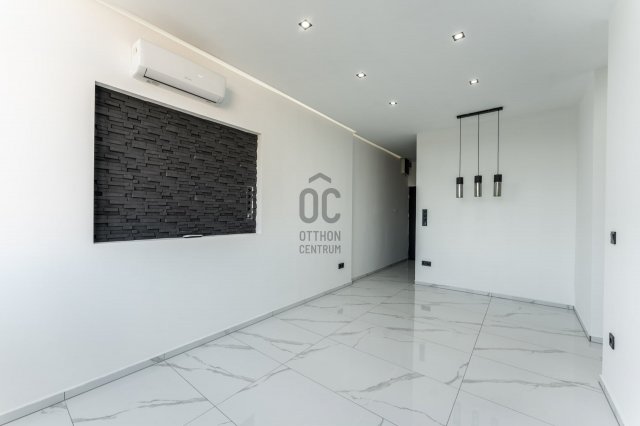 Eladó panellakás, Pétfürdőn 39.9 M Ft, 2 szobás