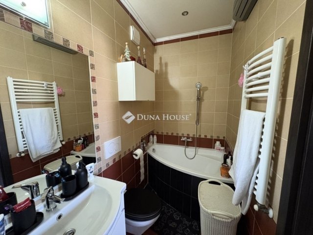 Eladó téglalakás, Debrecenben 55 M Ft, 3 szobás