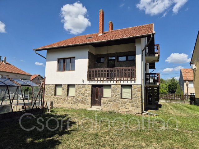 Eladó családi ház, Csornán 72.5 M Ft, 4 szobás